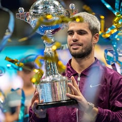 Alcaraz estrena con triunfo ante Fritz su palmarés en Tokio