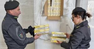 العثور على أكبر مصنع سجائر غير قانوني في إيطاليا