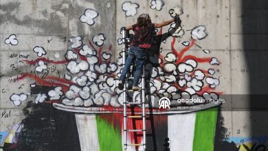 جدارية لفنان في إسطنبول تدين الصمت العالمي على غزة